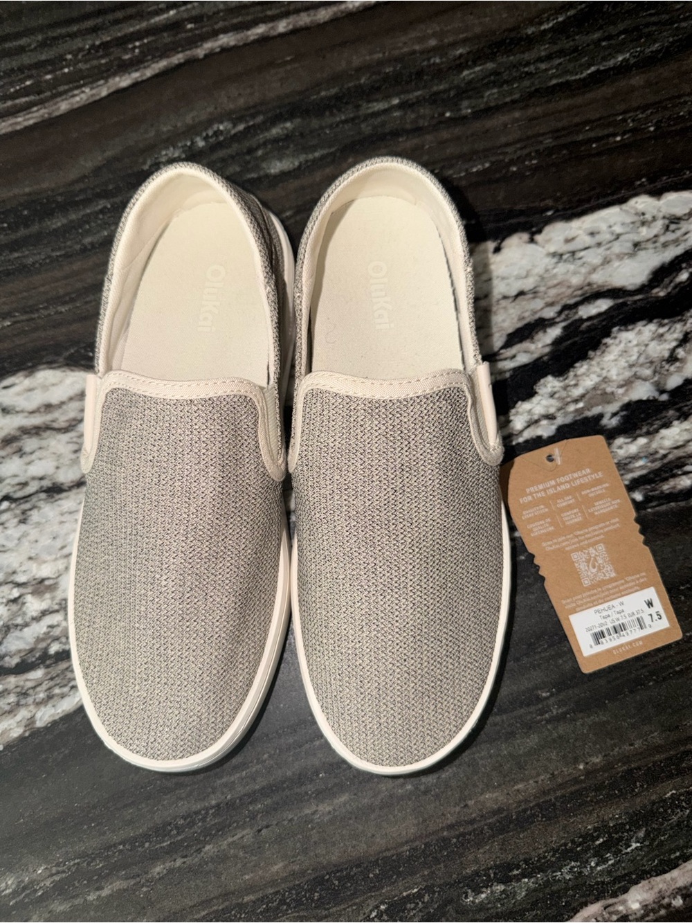 W7.5 (EUR 37.5) OluKai Women’s Pehuea Slip-On Loafers-Light Gray&Cream “Tapa”